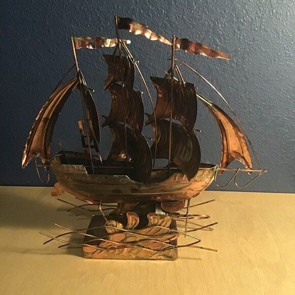 Vintage Musical Sailing Ship 12" x 3" Plays Music When You Wind The Key In Front - Picture 4 of 8